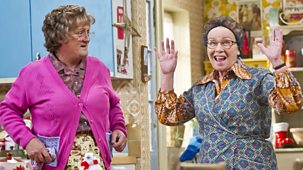 Mrs Brown's Boys - Christmas Specials 2012: 1. Mammy Christmas