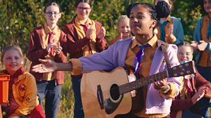 Girl Troop Vs Aliens - Series 1: 3. The Imprisoned Influencer Badge