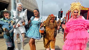 Smoggie Queens - Series 2: 3. A Smoggie Social