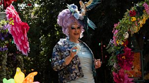 Smoggie Queens - Series 2: 6. A Smoggie Show