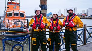 Saving Lives At Sea - Series 11: 2. Sandbank Shipwreck