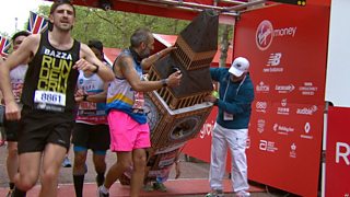 UK 77 Digging My Way to London 大竹伸朗 London Marathon: Big Ben runner gets stuck at finish line
