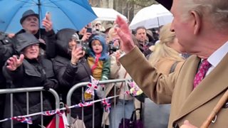 King and Queen visit Dedham in Essex to meet local heroes - BBC News