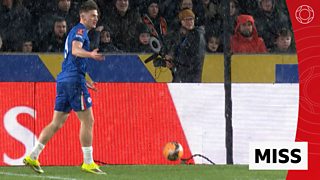 Liam Delap ăn mừng hụt