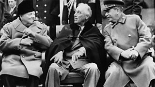 Churchill, Roosevelt agus Stalin aig Co-labhairt Yalta