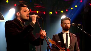 Web Extra: Roddy Hart performs Rip It Up