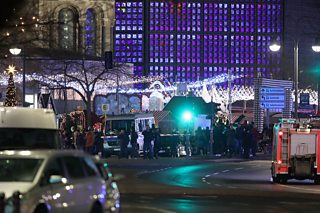 As it happened: Police investigate Berlin lorry attack - BBC News