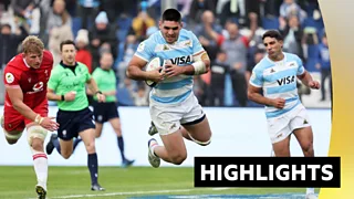 Joaquin Oviedo scores a try