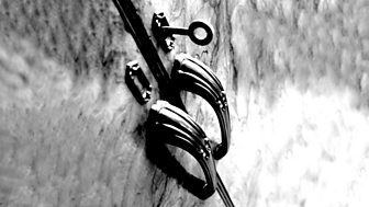 Dorothy Whipple - The Closed Door