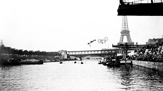 1913
