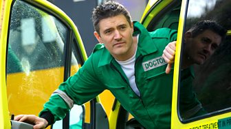 Casualty - Series 31: 40. War Of The Roses