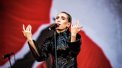 The most essential performances from Friday at the Biggest Weekend