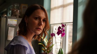 Lisa Connors (Cath Ayers)