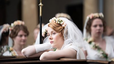 Fanny (Emily Beecham)