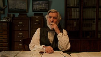 Baxter (Tom Courtenay)