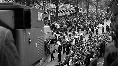 A ÃÛÑ¿´«Ã½ camera films the Coronation procession