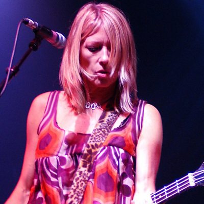 Kim Gordon - BUSY BEE