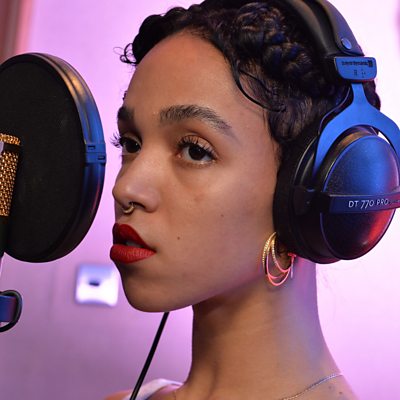 FKA twigs - Perfectly
