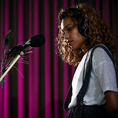 Izzy Bizu - Work