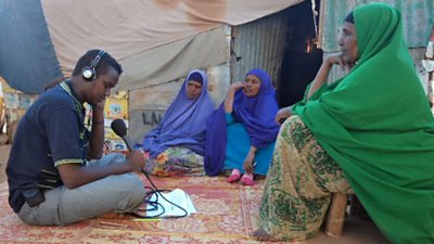 BBC Media Action’s Barkhad Kaariye visits families at home to interview them for radio programme Tiiraarka Qoyska (Pillars Of The Family)
