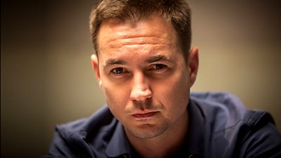 Detective Sgt Steve Arnott played by Martin Compston