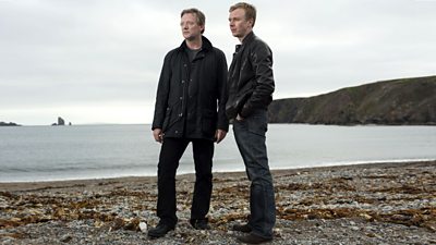 Jimmy Perez (Douglas Henshall) and Sandy Wilson (Steven Robertson)