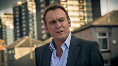 Daniel Cotton (Philip Glenister)