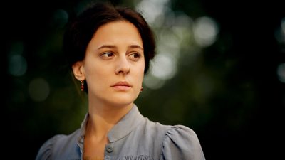 Phoebe Fox as Vanessa Bell (Photo: Ollie Upton/BBC/Ecosse Films)