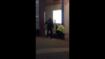 Newhaven Police Officer Filmed 'punching' Man - BBC News