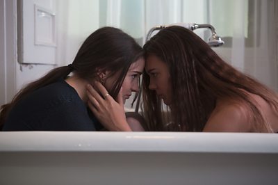 Georgia (AISLING FRANCIOSI), Holly (SYNNØVE KARLSEN)(Photo credit: BBC/Balloon/Mark Mainz)