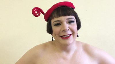 Naked stand-up challenges body shaming