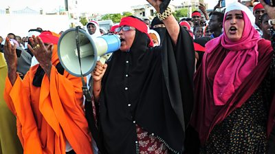 Somali women chant