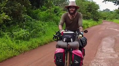 Turkish journalist Hasan Söylemez is cycling across Africa asking people about their dreams.