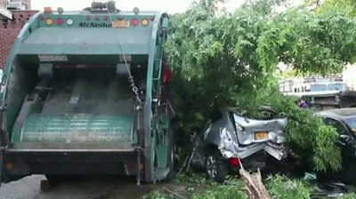 Garbage Truck Wrecks Brooklyn Street - BBC News