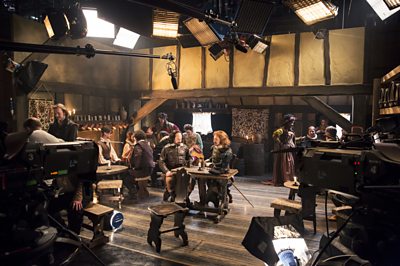 Upstart Crow: Behind the Scenes: Will Shakespeare (DAVID MITCHELL) and Marlowe (TIM DOWNIE) with production crew
