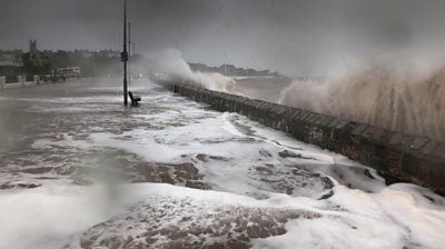 Tropical storm Pabuk hits southern Thailand - BBC News