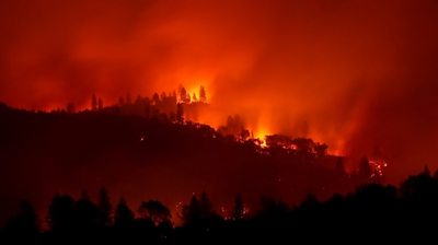 'Apocalyptic' Scenes As Californian Town Burns - BBC News