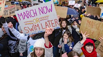 Climate change: Belgium students skip school to demand action