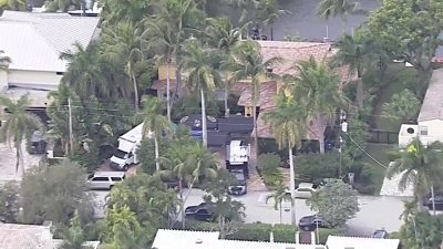 Police at Roger Stone's home in Fort Lauderdale