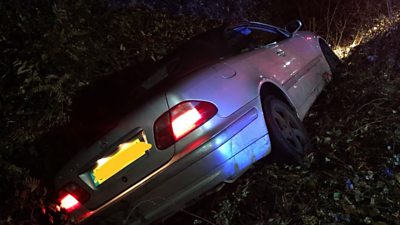 Car crashes into ditch in Bracknell