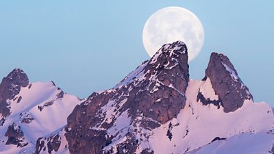 Super snow moon in Switzerland
