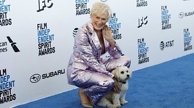 Glenn Close's Spirit Awards doggy date - BBC News