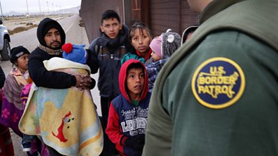 Migrants arriving at US border in El Paso.