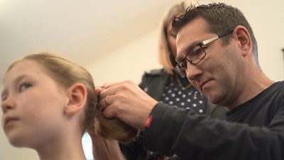 Dads in Edinburgh are getting hairstyle lessons from experts - BBC News