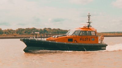 Hybrid-powered pilot boat