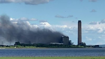 Footage shows power station demolished in Rugeley - BBC News