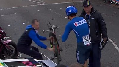 Italian rider Antonio Tiberi has a disastrous start; forced to change bikes, gets stuck behind a car but still manages to win gold in the men's junior time trial.
