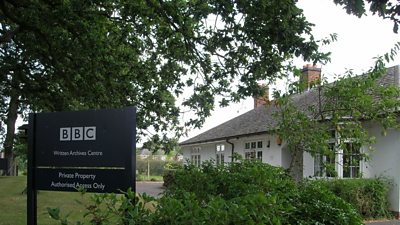 ˿ Written Archives Centre exterior - a building which looks a bit like a suburban bungalow