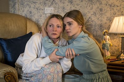 Margaret Devlin (KATHY MONAHAN), Rosalind Devlin (LEAH McNAMARA) in Dublin Murders (Image Credit: 91ȱ/Euston Films/Starz/Steffan Hill)