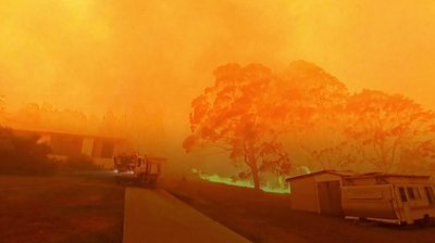 'Sydney Mega Fire Getting Out Of Control' - BBC News